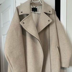 Pristine, EUC Banana Republic cocoon coat size L